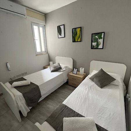 F3 Room 2, Private Room Two Single Beds Shared Bathroom 姆西达 外观 照片